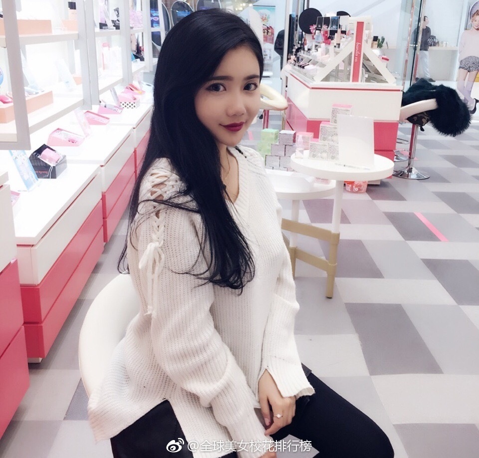 李敏儿 蒙古族 身高165cm