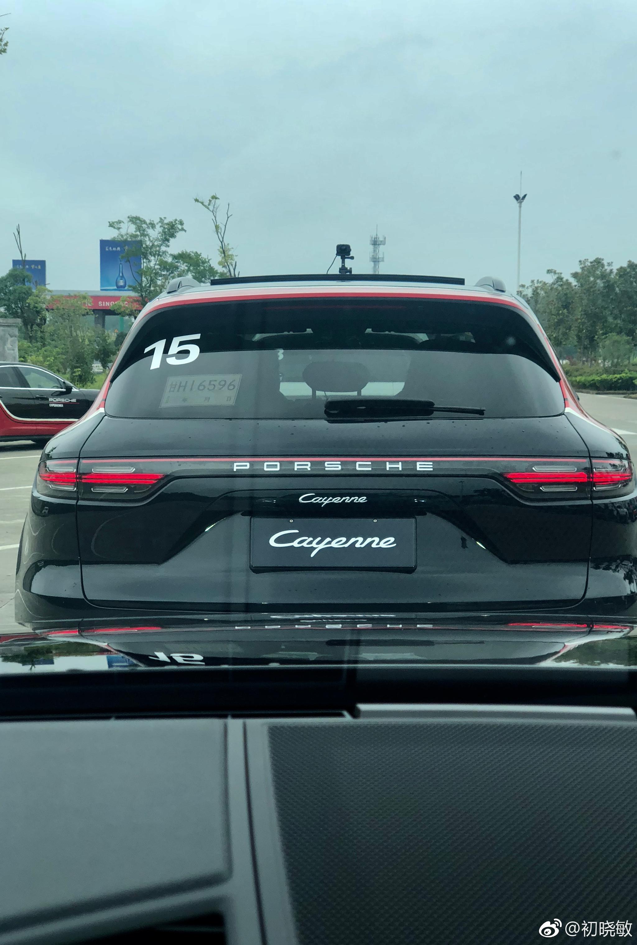 新卡宴车尾是亮点空调出风口也改的和panamera不一样了