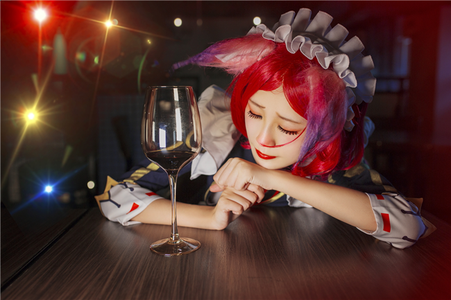 王者荣耀 cosplay 脸红红的妲己,主人这个酒太美味了
