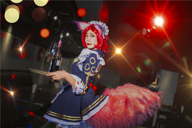 王者荣耀 cosplay 脸红红的妲己,主人这个酒太美味了
