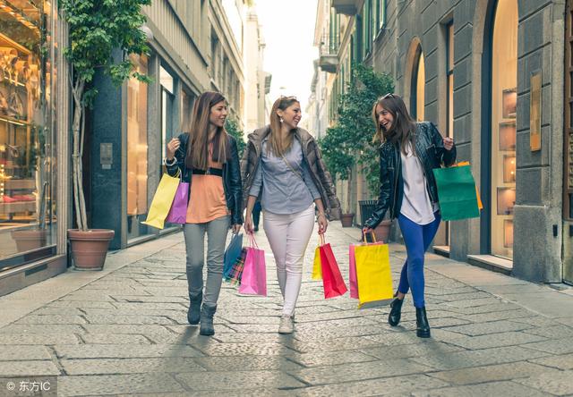 在国外旅游购物时"被宰",我应该如何处理眼前棘手的情况?