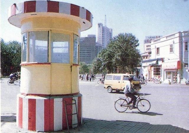 80年代交通岗亭图片