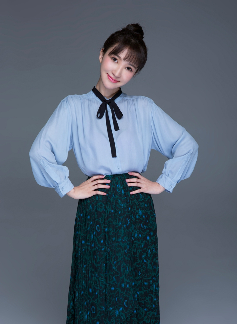 卢莹,眼睛往哪瞄呢