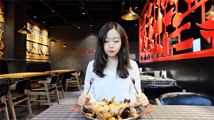 (呸!口误)此时需要召唤一面包车的人来分享