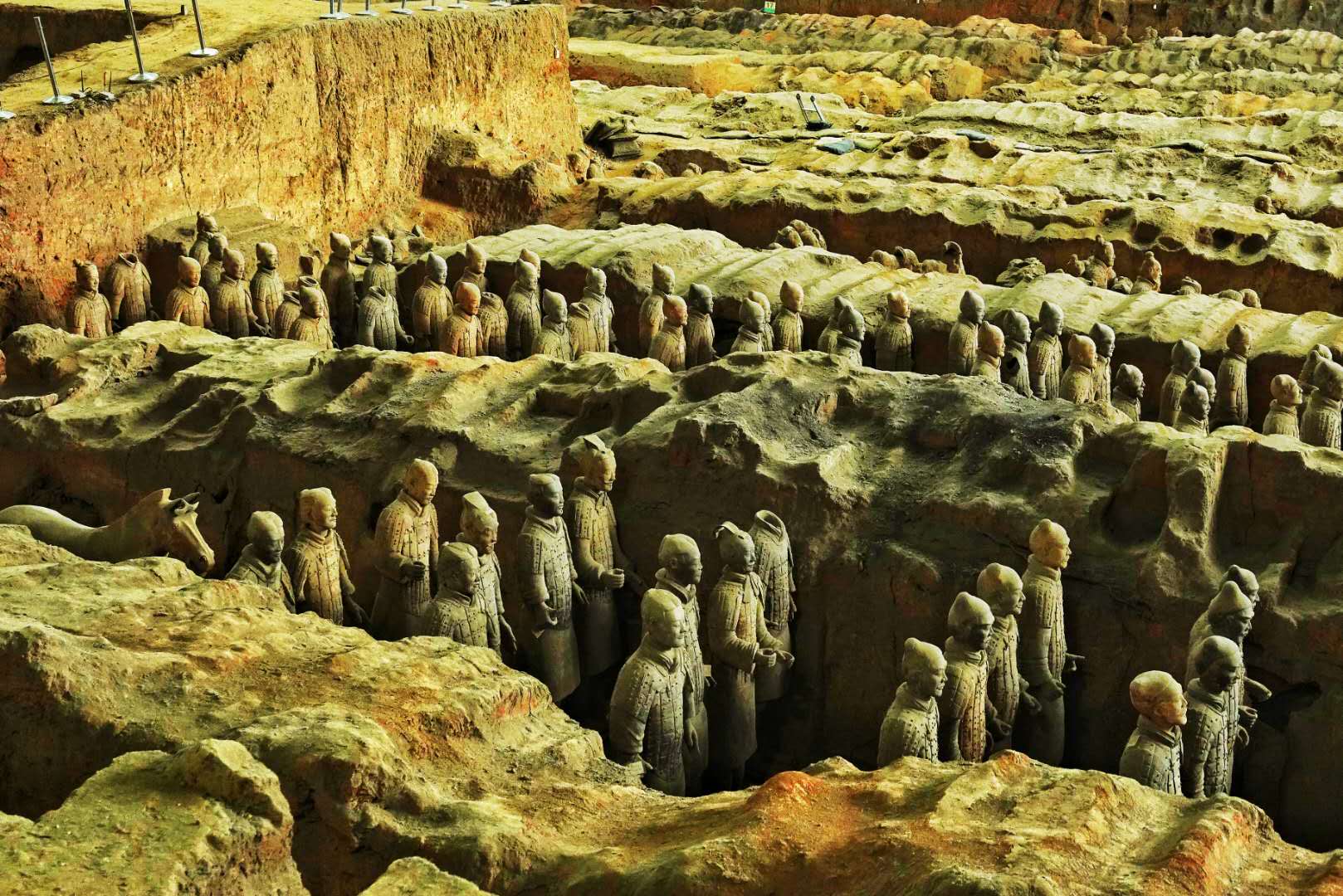 中国兵马俑地位有多高,每年百万外国游客参观,外国展出却被盗折