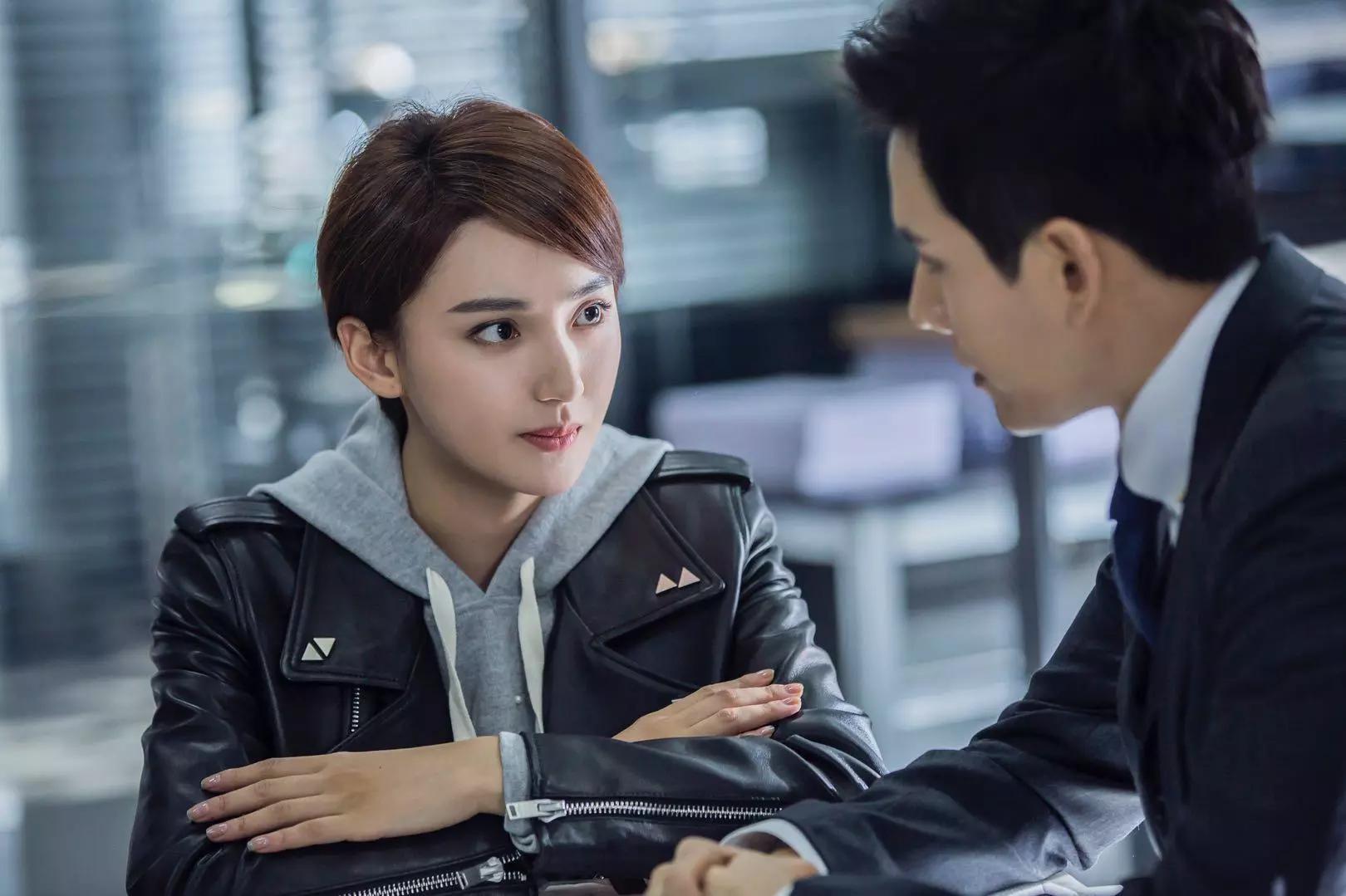 法医秦明之幸存者热播艾晓琪经超感情升温