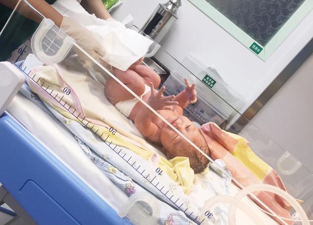 23点16分女儿出生,20分钟超快自然分娩,无痛无侧切无撕裂