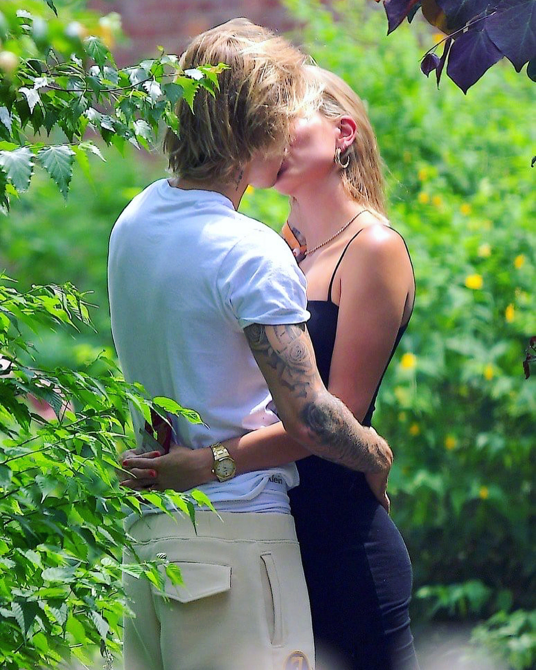 爱的抛物线贾斯汀比伯justinbieber和haileybaldwin在纽约