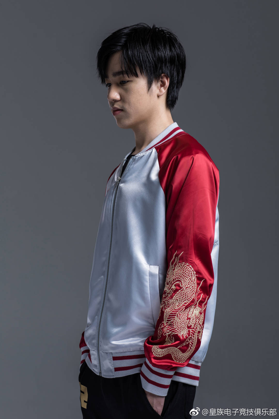 rng化身中国风出征msi 网友:这是男模走秀吗?