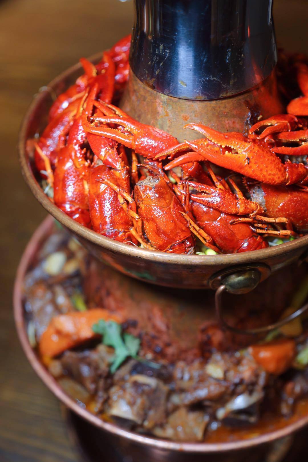 抖音爆款网红双层炭火铜锅,升级版竟出现在兴盛路?