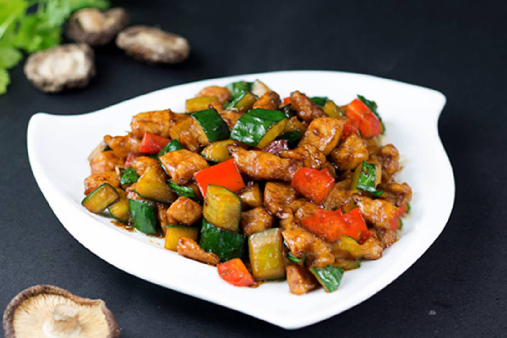 味道超赞的家常菜——酱爆肉丁