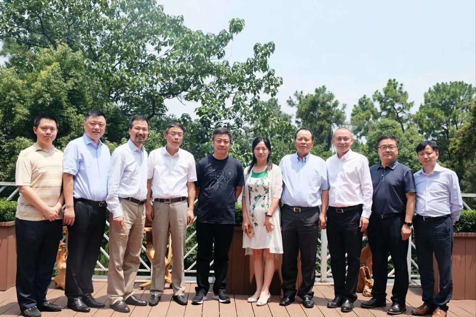 校董,盛世乐居董事长郑炜,公牛集团董事长阮立平,融创董事长孙宏斌