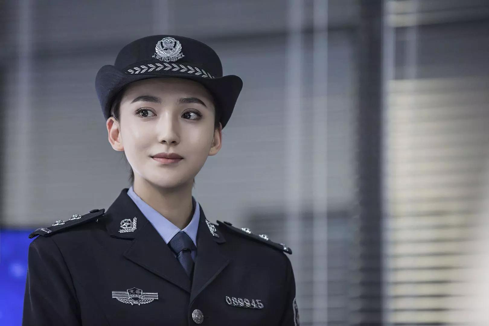 从该剧目前的更新情况看,秦明与王伶俐必然是剧中的主线cp,而在上周