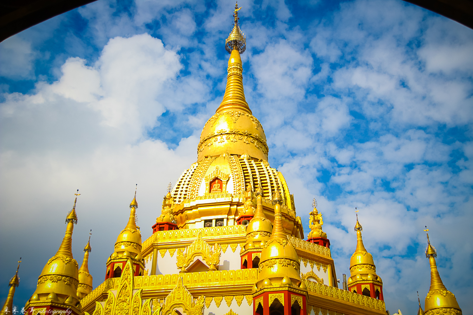 芒市潞西市行记 孔雀之恋与民族画家