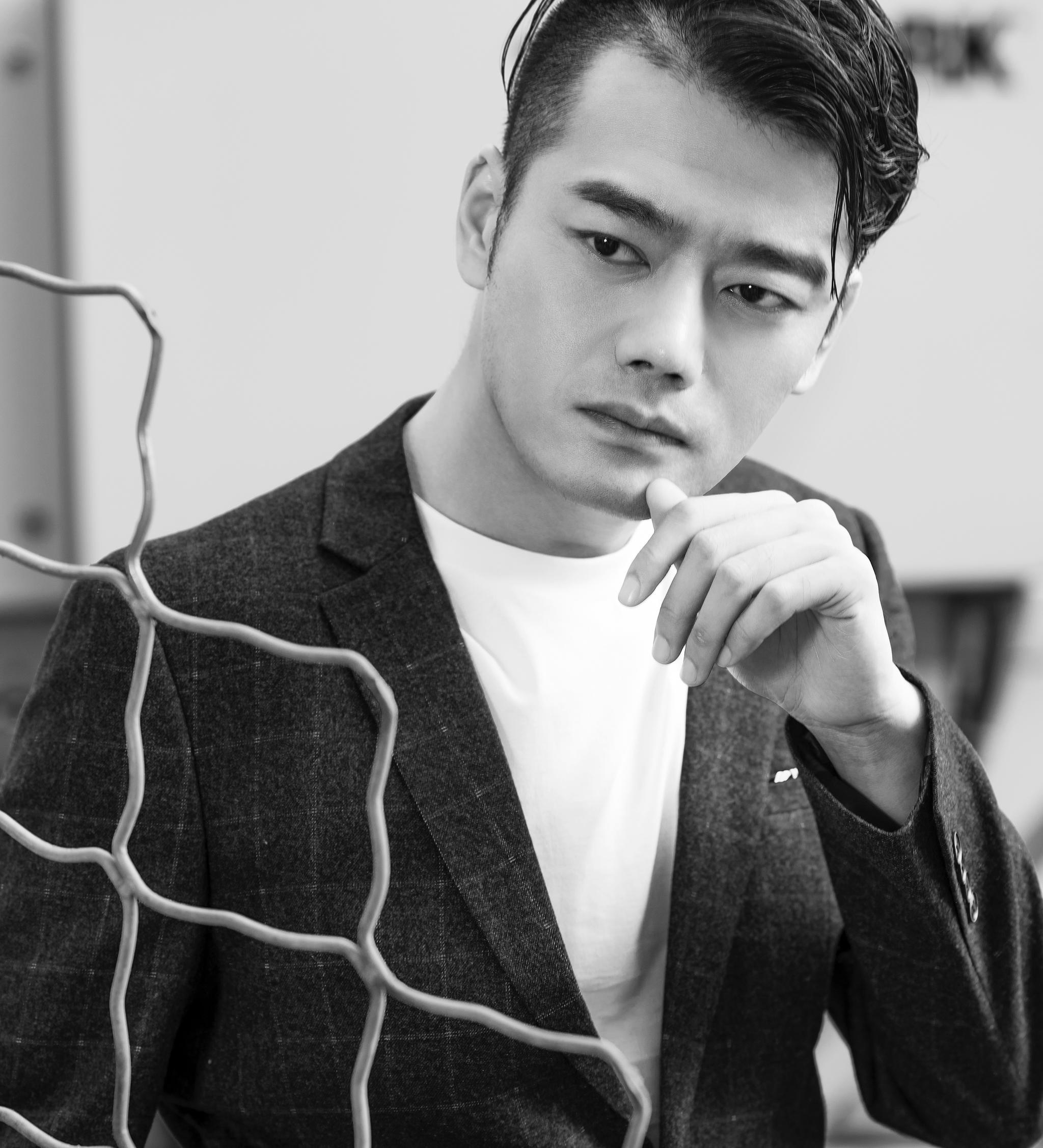 人气爆棚的英俊小生李丞峰