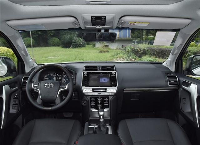 新款普拉多亮相,外形硬朗内饰档次感提升,乞丐版最值得购买!