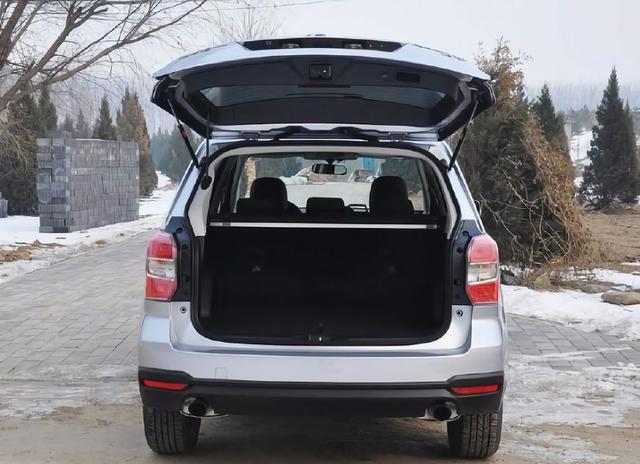 进口品质配全时四驱,真皮座椅 全景天窗,这日系车可越野可城市