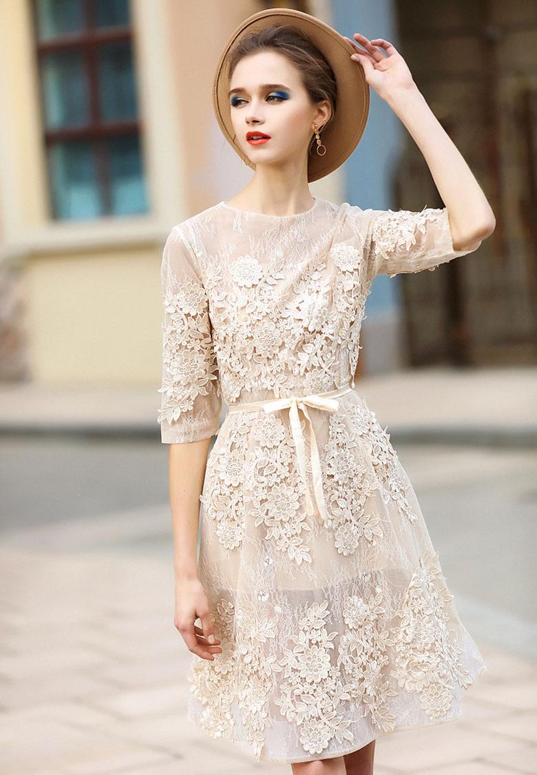 名媛气质绣花刺绣水溶镂空蕾丝网纱连衣裙