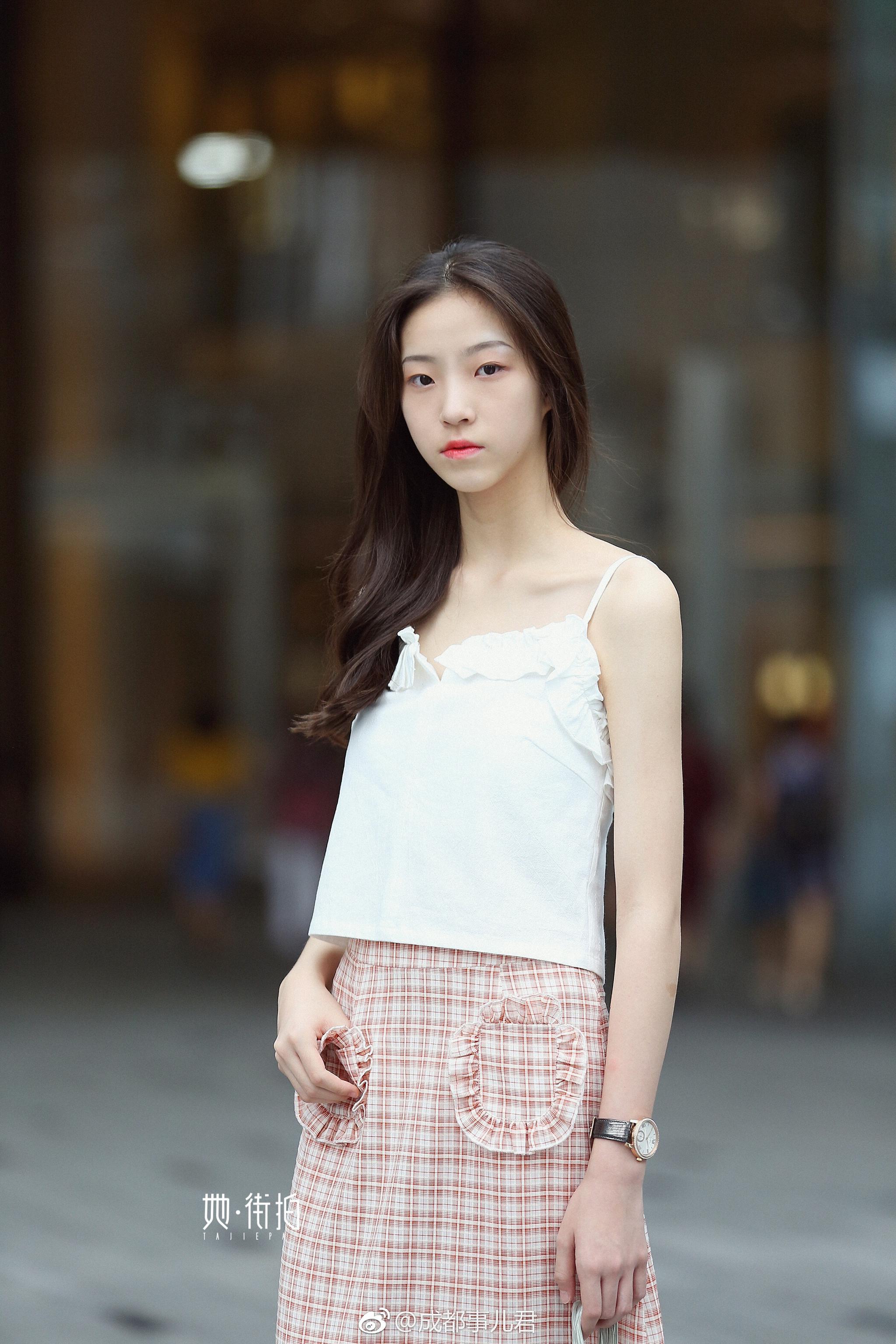 成都街拍到的小姐姐