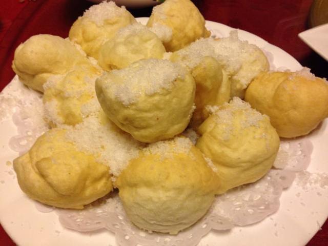 今天呢,给大家介绍一道东北菜中少有的甜品——雪衣豆沙.