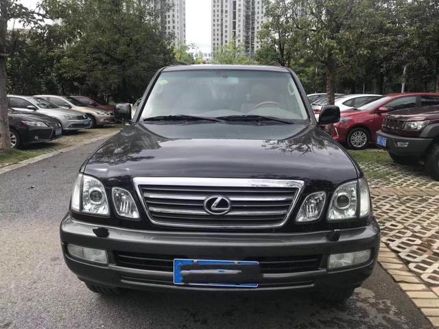 这是一台可以让你气定神闲的越野的车