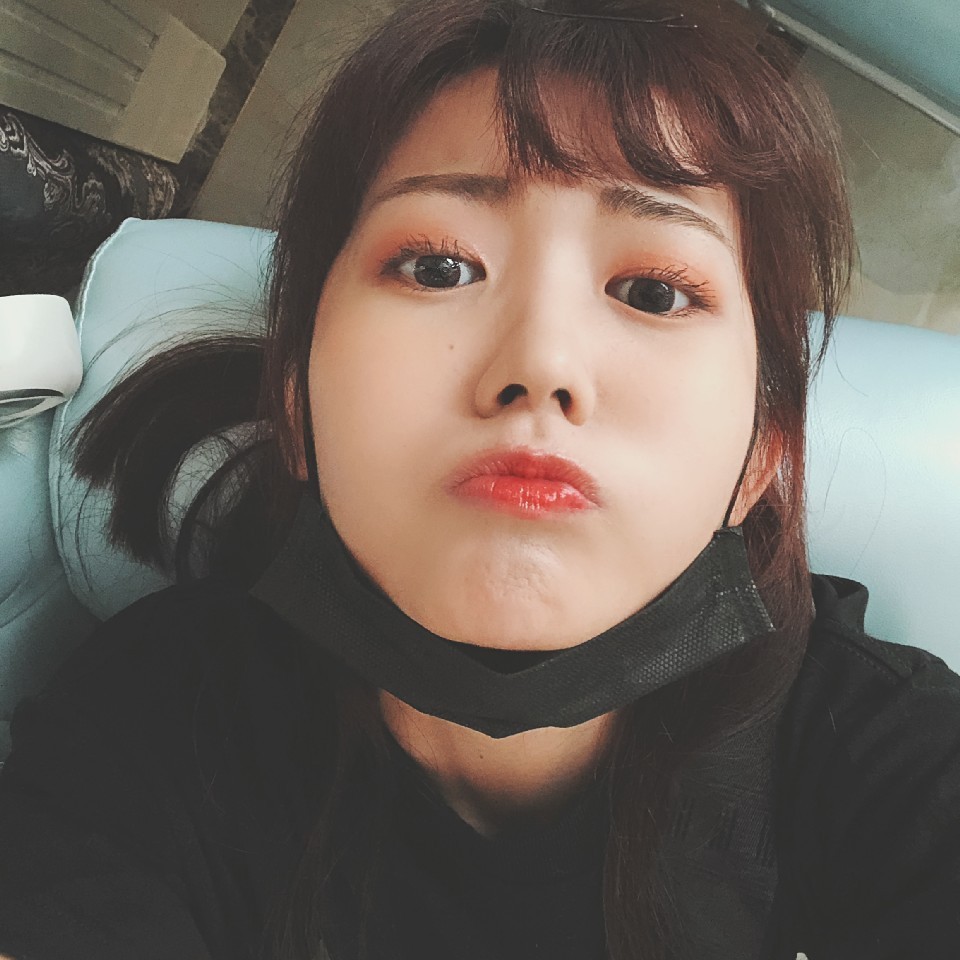 13天才发两张自拍的狠心女人火箭少女101赖美云