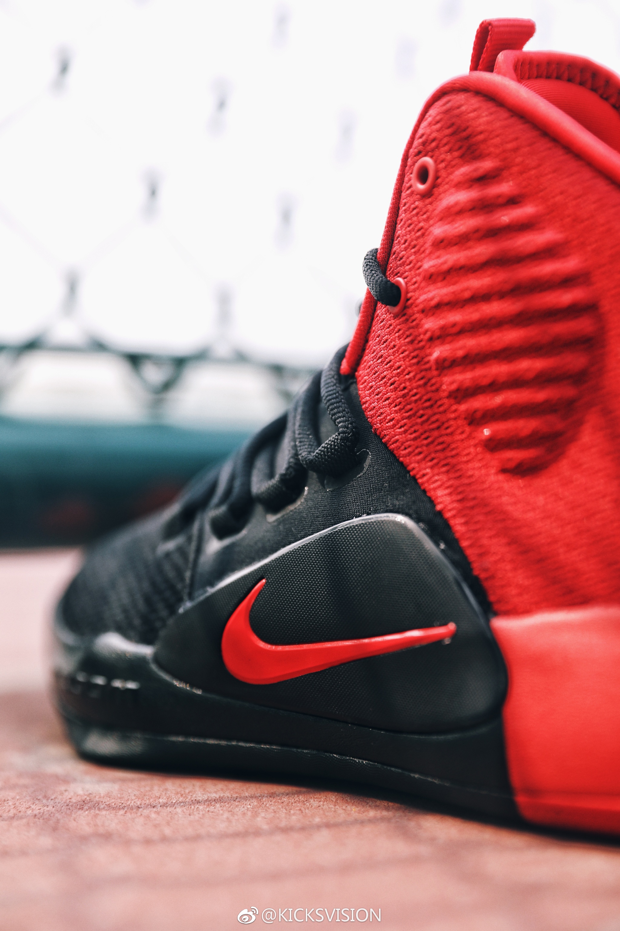 nikehyperdunkx目前已经登陆nike官网和线下指定店铺了