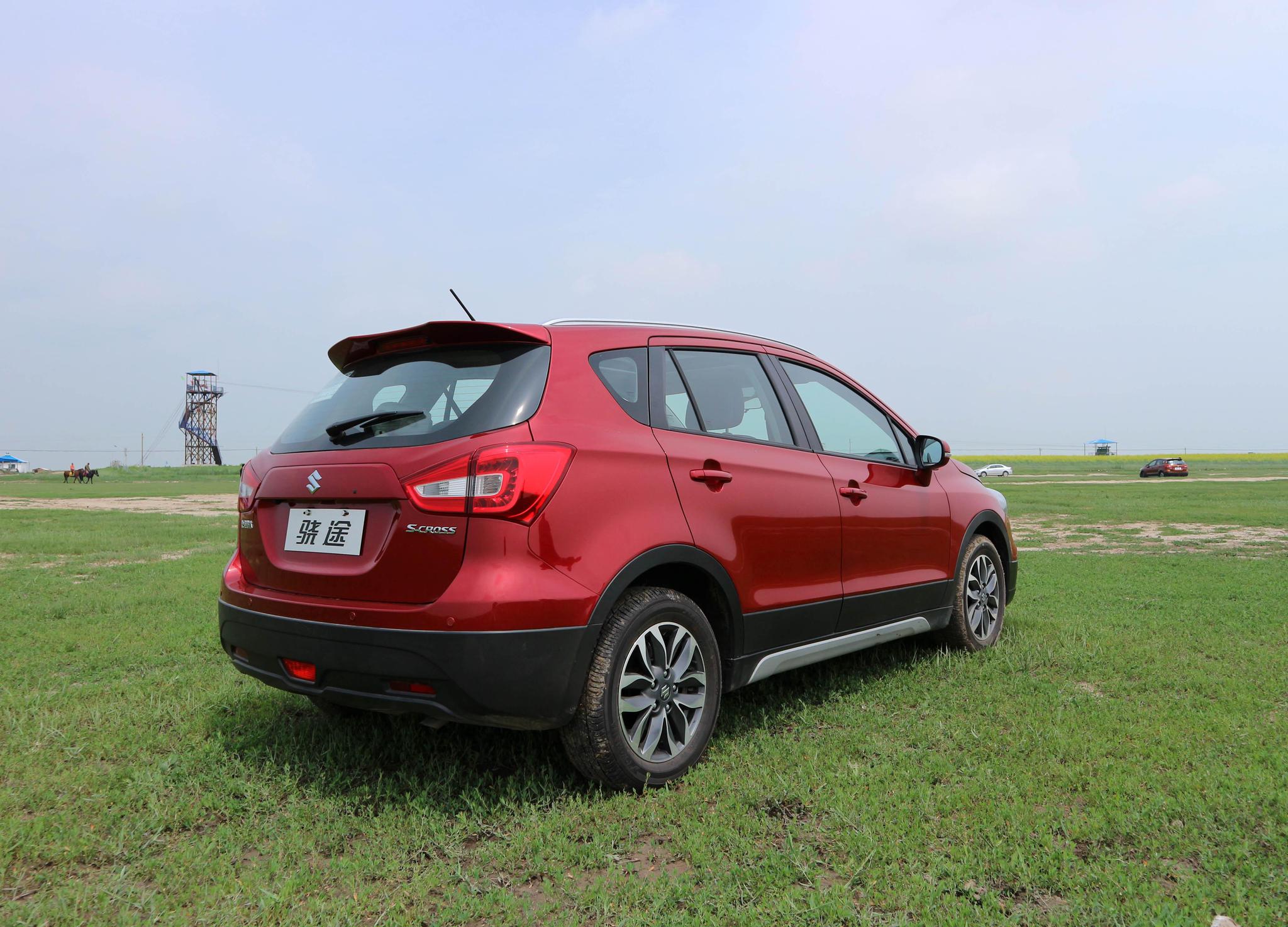 试驾长安铃木骁途 易上手 油耗低的都市suv