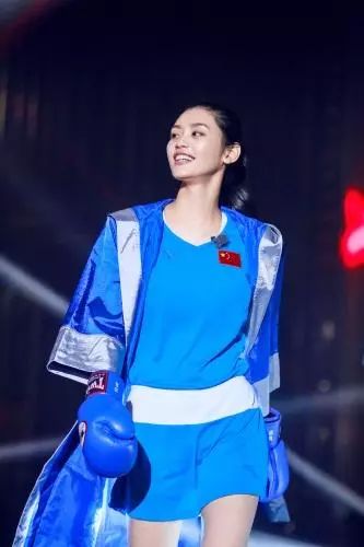 超模参加综艺节目,何穗刘雯很腼腆,奚梦瑶落落大方成综艺宠儿!