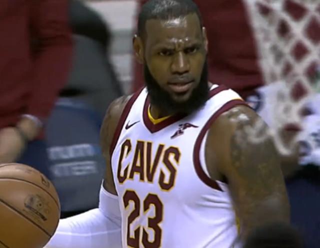 詹姆斯空中上演急刹车,那姿势,那表情,岂是一个销魂能形容?