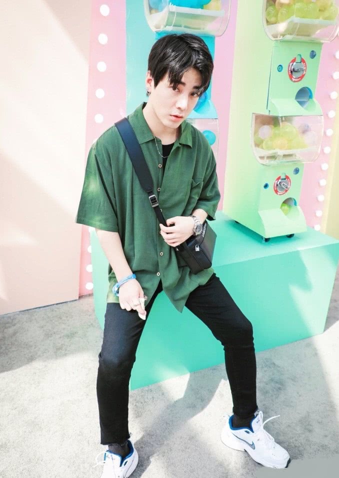 为啥热巴的妆发那么迷人看看她的时尚造型师张进你就明白了