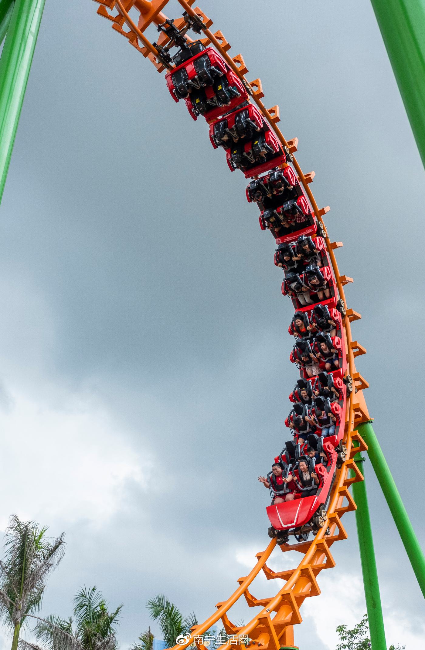 英雄汉都亚大战海盗的传奇故事……《塔銮盛典》则以360度巨型环幕