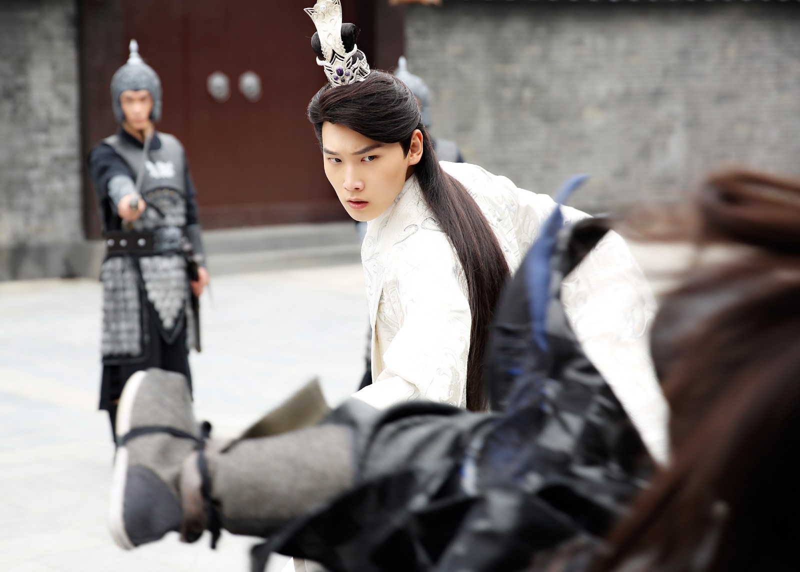 期待邢昭林为我们呈现更多优秀精彩的影视剧作品.打开新浪新闻