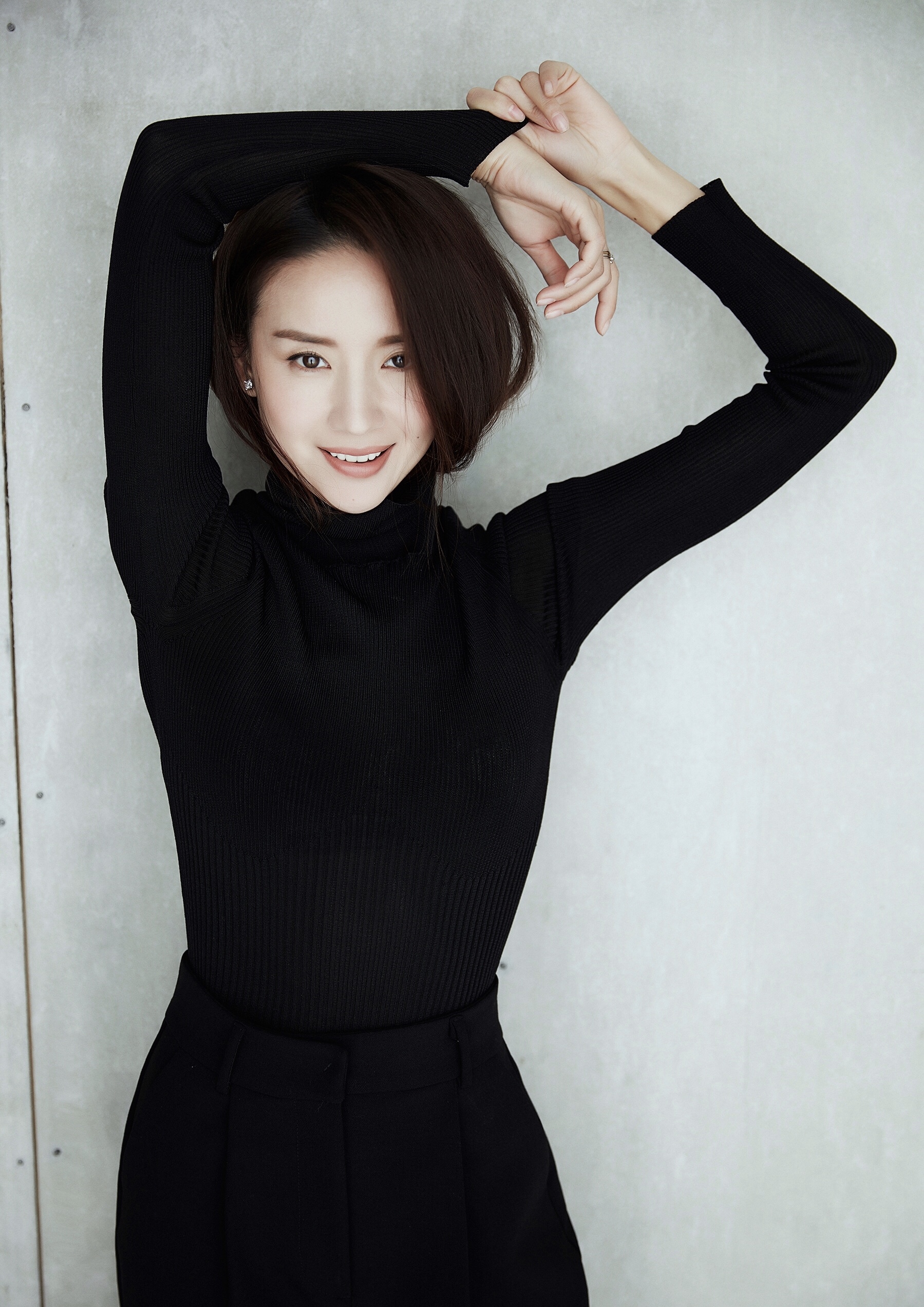 被37岁的董洁用侧颜迷倒了,这是她这个年纪应该拥有的美貌吗