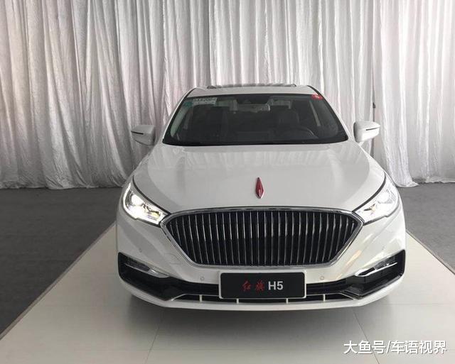 红旗h5白色实车到店, 气场不输雅阁帕萨特, 15万起售能火?