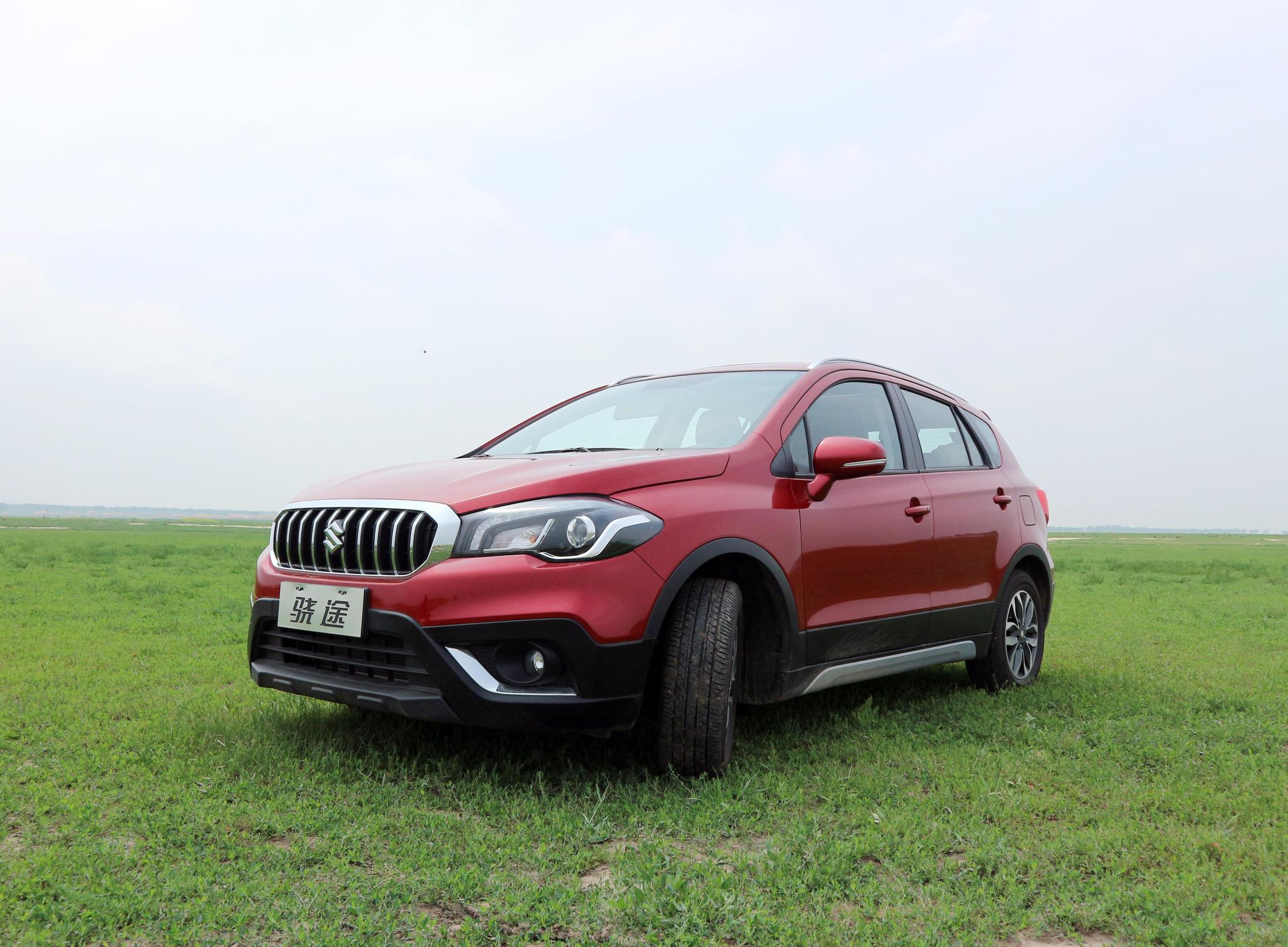 试驾长安铃木骁途 易上手 油耗低的都市suv