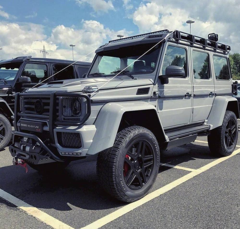 今天给大家分享一下真正的硬汉越野奔驰大g-新浪汽车