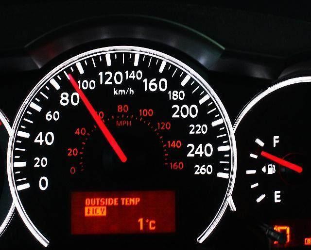 车速达到120码,为何有的车很稳,有的车却很飘?看老司机怎么说