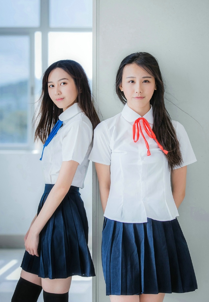 校园内的高挑姐妹花清新丽人写真