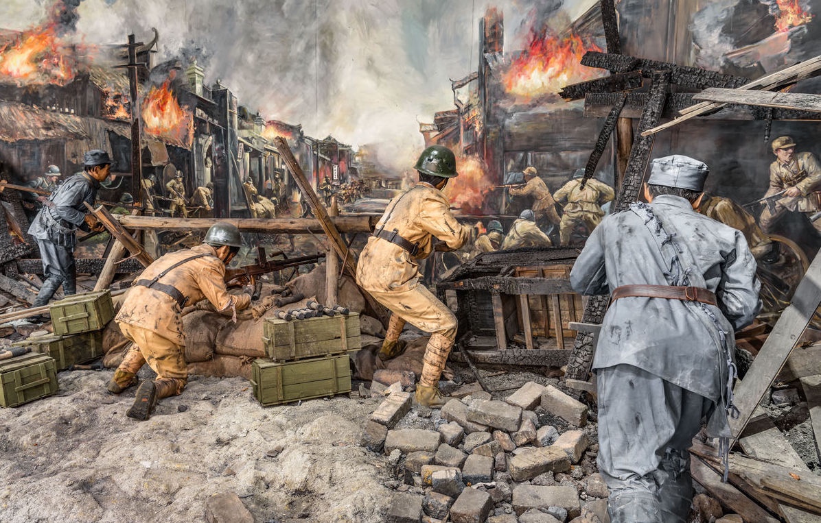 抗战中他率三千将士血战八万日寇,战死后,日军为其修了座墓