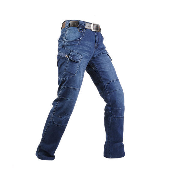 很多国家和地区都有以战术牛仔裤的着装亮相(例如香港飞虎队,德国gsg9