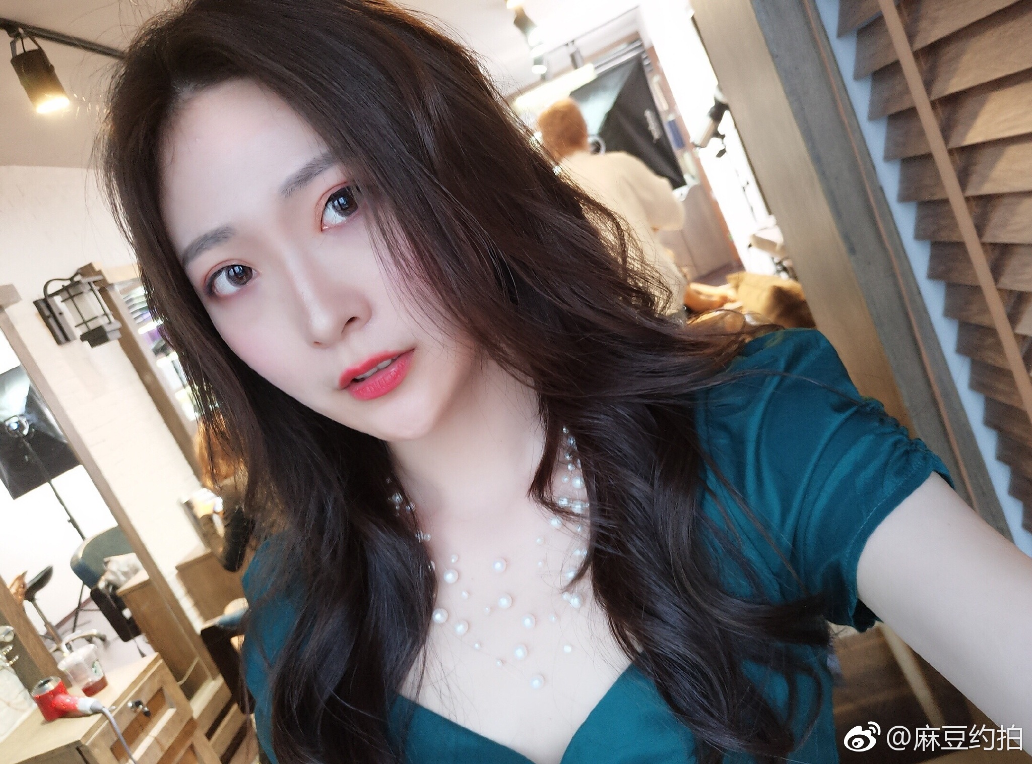 美女麻豆约拍希望与摄影工作室或者影楼合作,或者有化妆师造型师