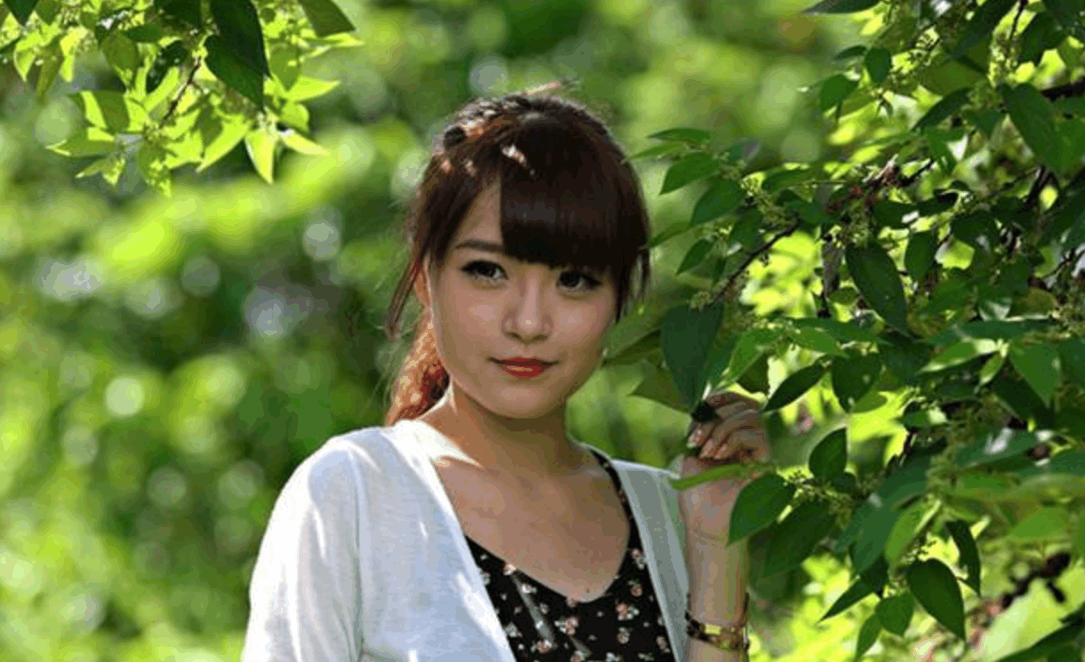 女友管我要钱, 无意看到女朋友的手机信息, 我气的要分手了