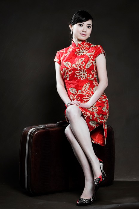 性感旗袍美女,你最喜欢第几个?