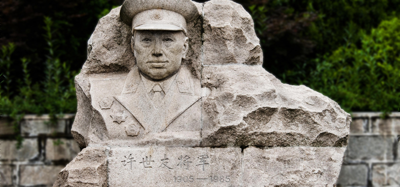 开国将军路过家门,看见老母亲正在做一件事,顿时流泪不止