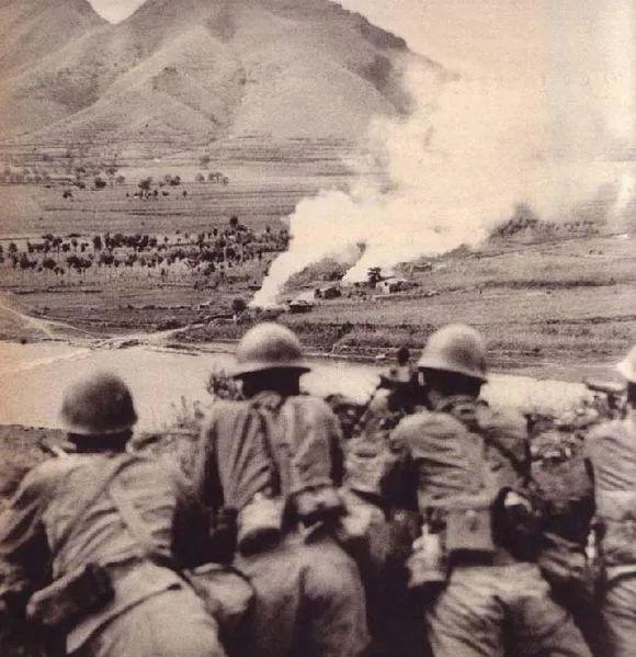 日军师团人均100发子弹毙伤美军15000人,为何却没出现传奇狙击手