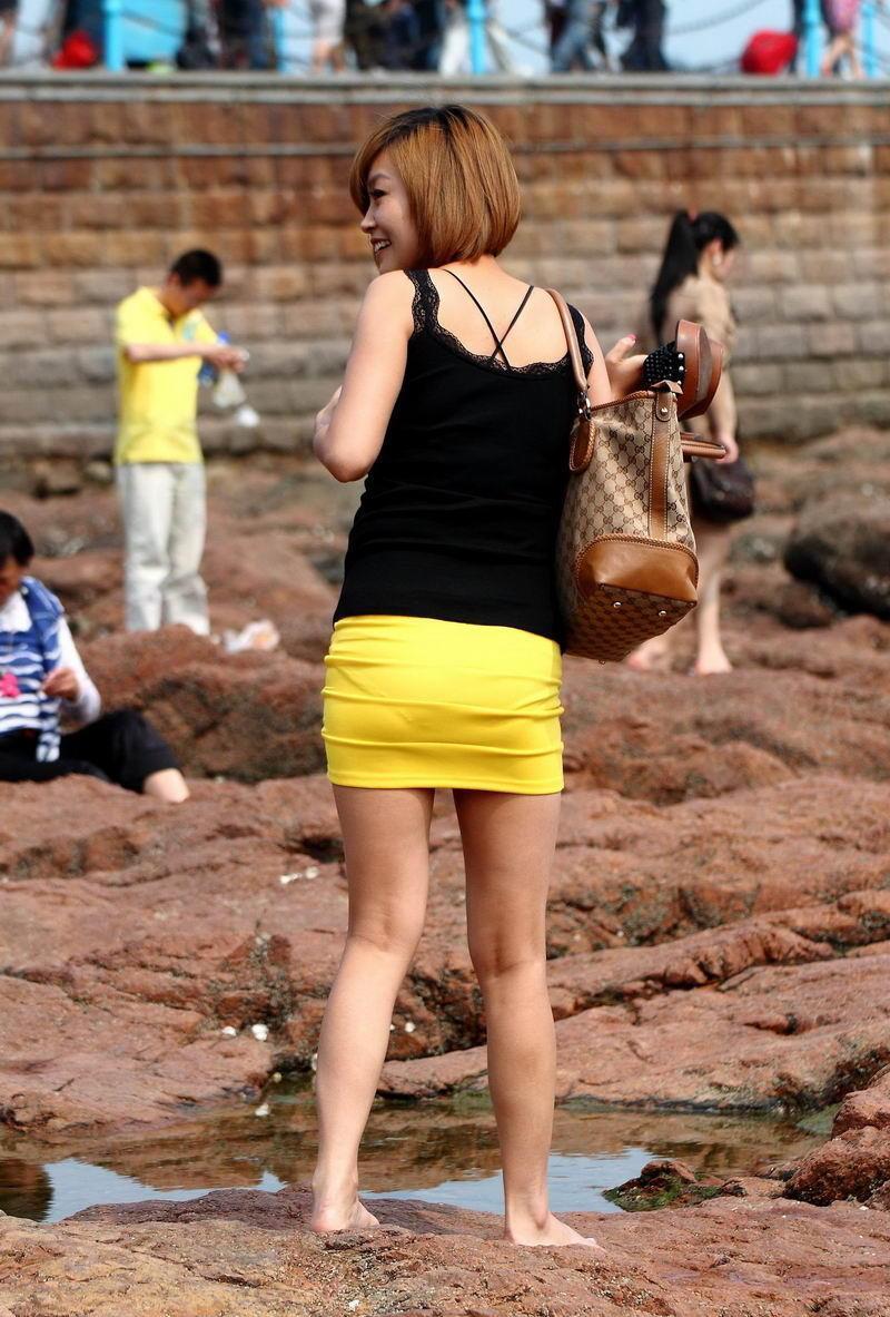 三十岁穿紧身裙实在太紧背影简直辣眼睛