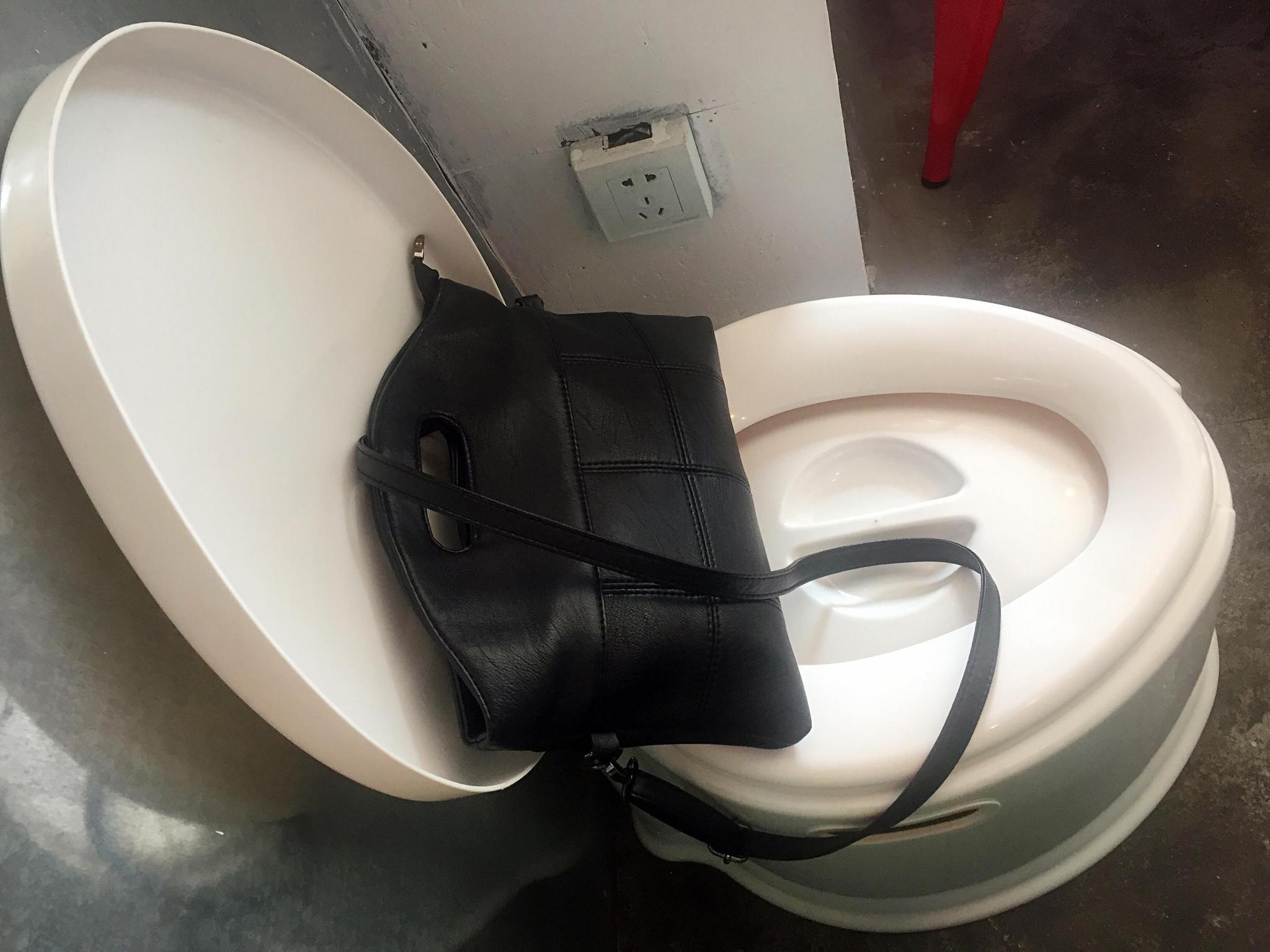 菜单上竟然有炸大便,你敢吃吗?