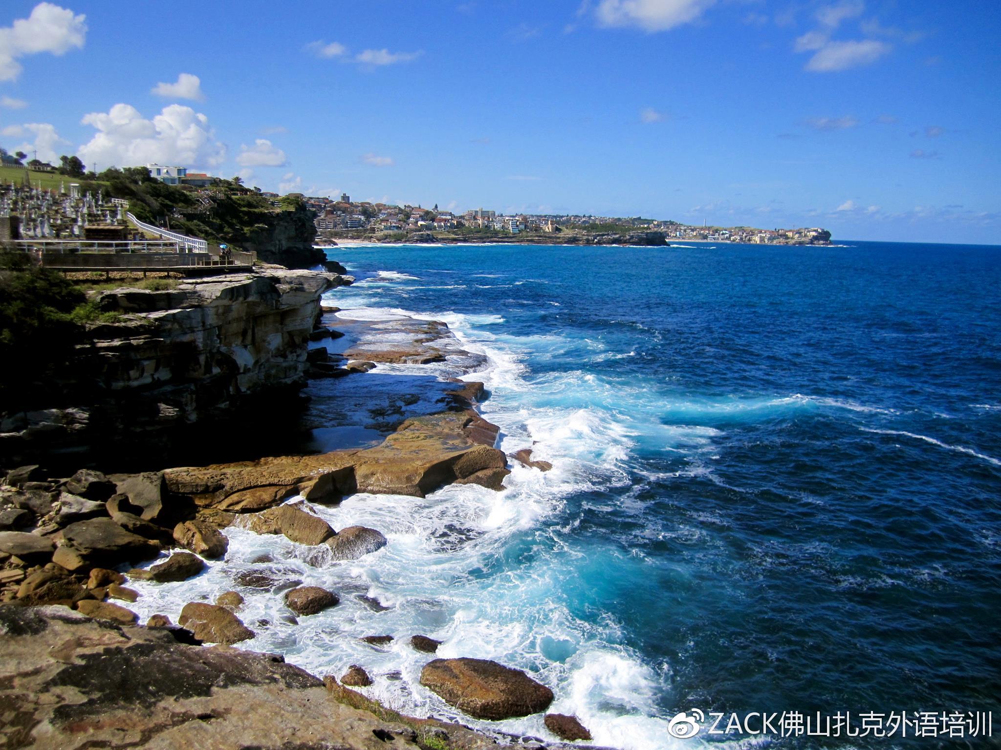 位于澳大利亚本土的东北部,北缘阳光海岸, 南邻国际观光胜地黄金海岸