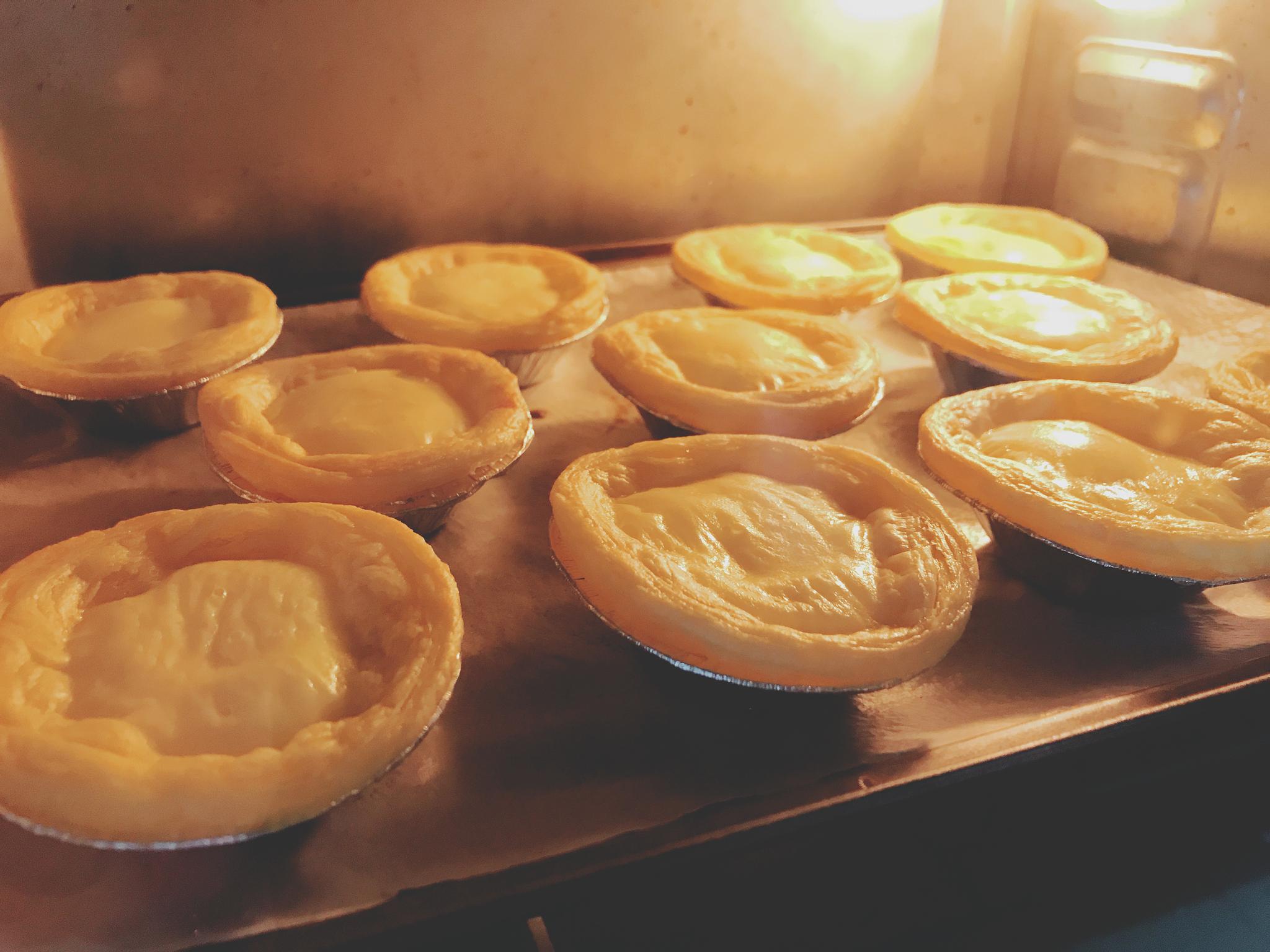 放入预热好的烤箱中层,上下火210度烤20分钟即可.